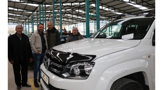 Manisa Oto Pazarı İlk Günden Tıklım Tıklım Doldu