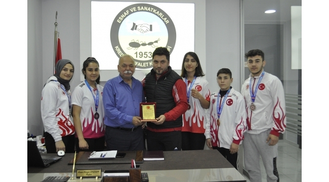 Kick Boksçular Hüseyin Coşkun'u ziyaret etti