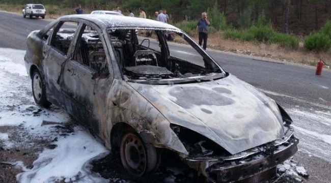 Otomobil ale alev yandı