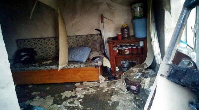 Bitişik 3 ev yangında kül oldu