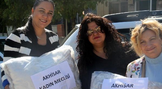 Kent Konseyi Kadın Meclisi'nden depremzede köye yardım