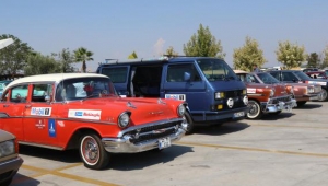 Klasik otomobilcilerden anlamlı ziyaret