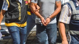 Manisa'da FETÖ'den 28'i emniyet personeli 37 gözaltı