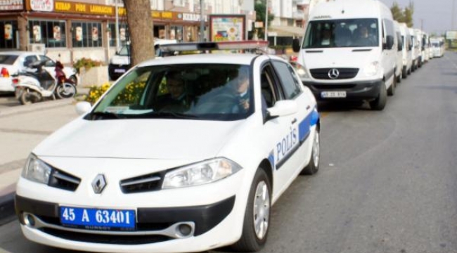 Minibüsçülerden plaka eylemi