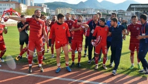 Turgutluspor zirveyi sevdi