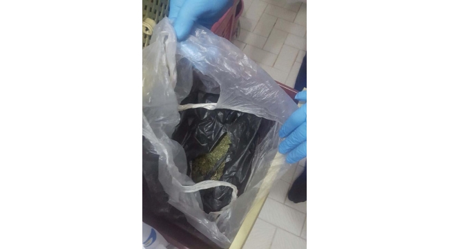 Sokakta uyuşturucu satışına 4 gözaltı