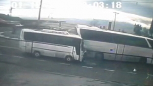 İşçi servisleri çarpıştı: 14 yaralı