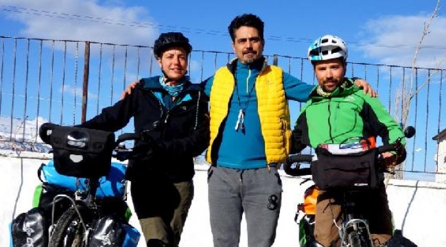 Fransa'dan yola çıkıp Sarıgöl'e geldiler