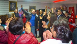 Uğur Mumcu , kalemini kimsenin önünde eğmedi.