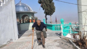 82 Yaşındaki Kadına Camide Nöbet Cezası