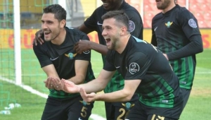 Akhisar 3 Attı, 3 Aldı