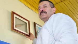 Asırlık Bıçağı Dükkanının Baş Köşesinde Sergiliyor