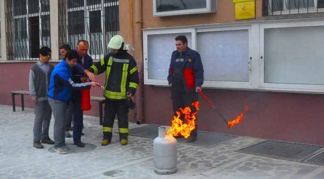 Endüstri Meslek Lisesi'nde Deprem ve Yangın Tatbikatı
