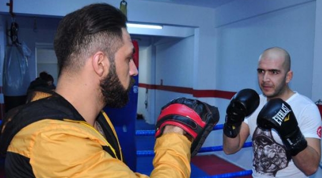 Fabrikada Çalışan Milli Sporcu Destek Bekliyor