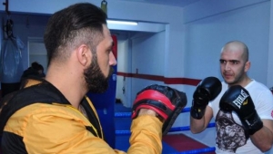 Fabrikada Çalışan Milli Sporcu Destek Bekliyor