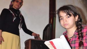 Küçük Yeliz Böbrek Bekliyor