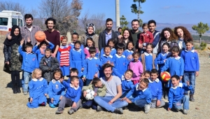 Öğrencilerden Köy Okullarına Destek