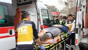 Salihli'de Kamyonlar çarpıştı: 1 Ölü