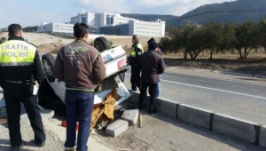 Ters Dönen Otomobilden Yara Almadan Kurtuldu