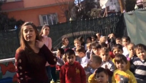 Zemin Katı'nda Çocuk Bakımevi Olan Apartmanın 3. Katındaki Yangın Korkuttu