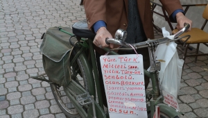 Emekli Muhtardan Bisikletli Tepki