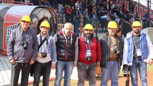 Gazetecilerden Baretli Eylem