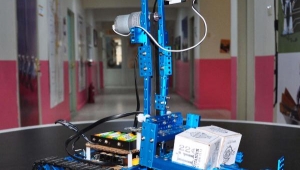 Küçük Dehalardan İşleri Hafifletecek Robot