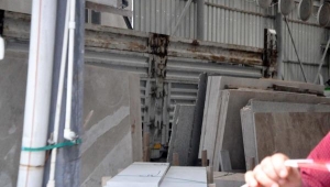 Üzerine Mermer Blok Devrilen Kamyon Şoförü Öldü