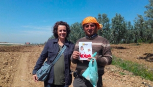 CHP’Lİ KADINLAR “HAYIR” İÇİN KÖY KÖY GEZİYOR