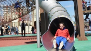 Çocuklara 23 Nisan hediyesi