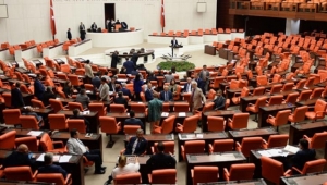 CHP’DEN MECLİSİ TERK ETMEME EYLEMİ