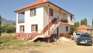 İmece usulü ile sağlık evi yaptırdılar