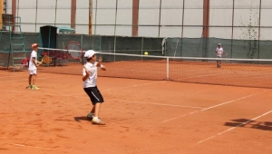 MANİSA'DA YAPILAN TENİS YAZ KUPASI TURNUVASI SONA ERDİ