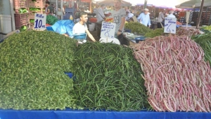 pazarda fiyatlar el yaktı: ' Bamya 8 ile 10, Vişne 4 ile 7 lira'