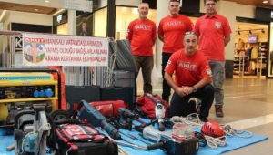 Duyarlılığı arttırmak için deprem fotoğrafları sergilendi