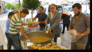 Bin kişilik aşure kısa sürede tükendi