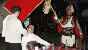 Köy meydanında muhteşem etkinlik