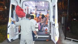 TIR, otomobile çarptı: 8 yaralı