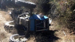 Traktör altında kaldı.1 ölü