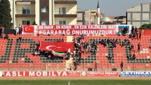 Tribünde pankart krizi 