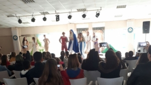  Çocuklar Asteriks ve Oburiks ile güldü