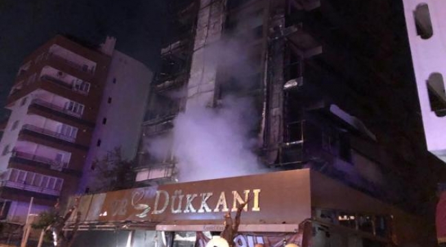 Kafe yangında kül oldu, apartmanda faciadan dönüldü