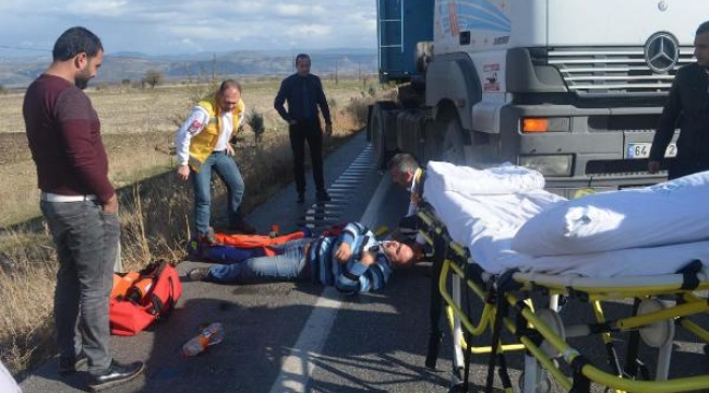 Kamyonla TIR çarpıştı: 1 yaralı