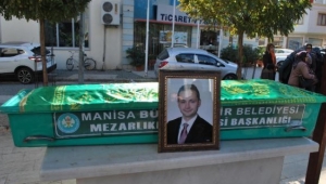 Kazada yaşamını yitiren karikatürist Aydın, toprağa verildi