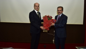 Manisa İl Müftüsü Sinan Cihan en güzel örneğimiz Hz. Peygamberimizi anlattı