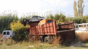 Yediemine çekilen araçlar, hurdaya döndü