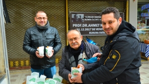Merhum  Prof. Dr. Ahmet Nuri Yüksel  için kardeşi ve yeğeni  lokma hayrı yaptı