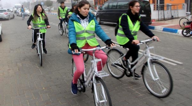 Mülteci ve Türk öğrenciler, uyum için pedal çevirdi