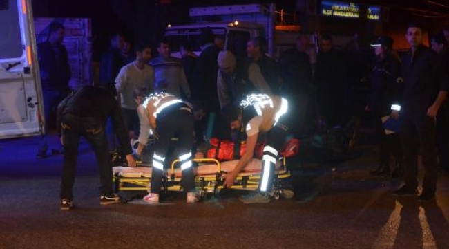 Otomobille çarpışan motosikletin sürücüsü yaralandı