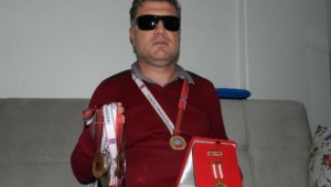 Görme engelli gazinin yaşam azmi